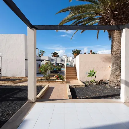 Homeforguest Alisios 1 Con Piscina En Apartmán Corralejo