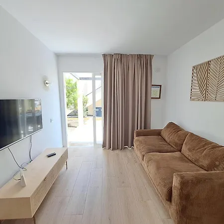 Homeforguest Alisios 1 Con Piscina En * Коральео